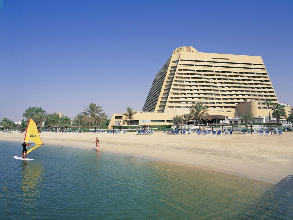 Radisson Blu Resort, Schardscha Exterior foto The Jumeirah Beach Hotel