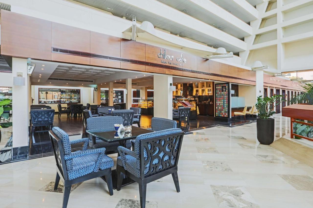 Radisson Blu Resort, Schardscha Exterior foto Lobby