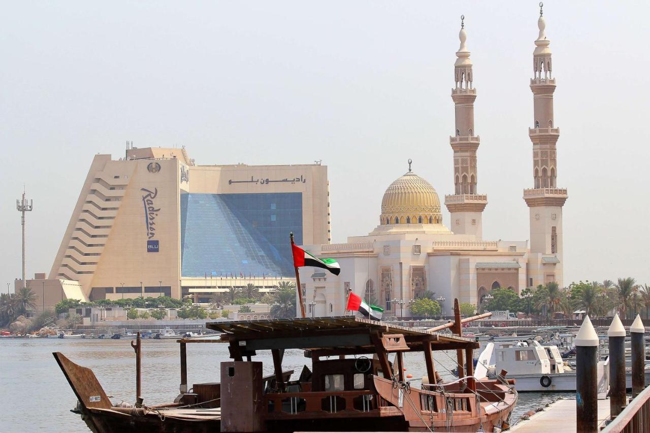 Radisson Blu Resort, Schardscha Exterior foto The Jumeirah Mosque