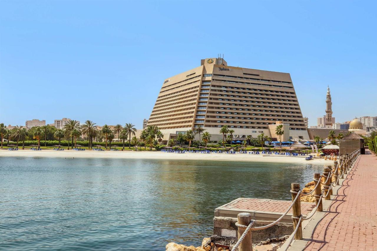 Radisson Blu Resort, Schardscha Exterior foto The Grand Hotel